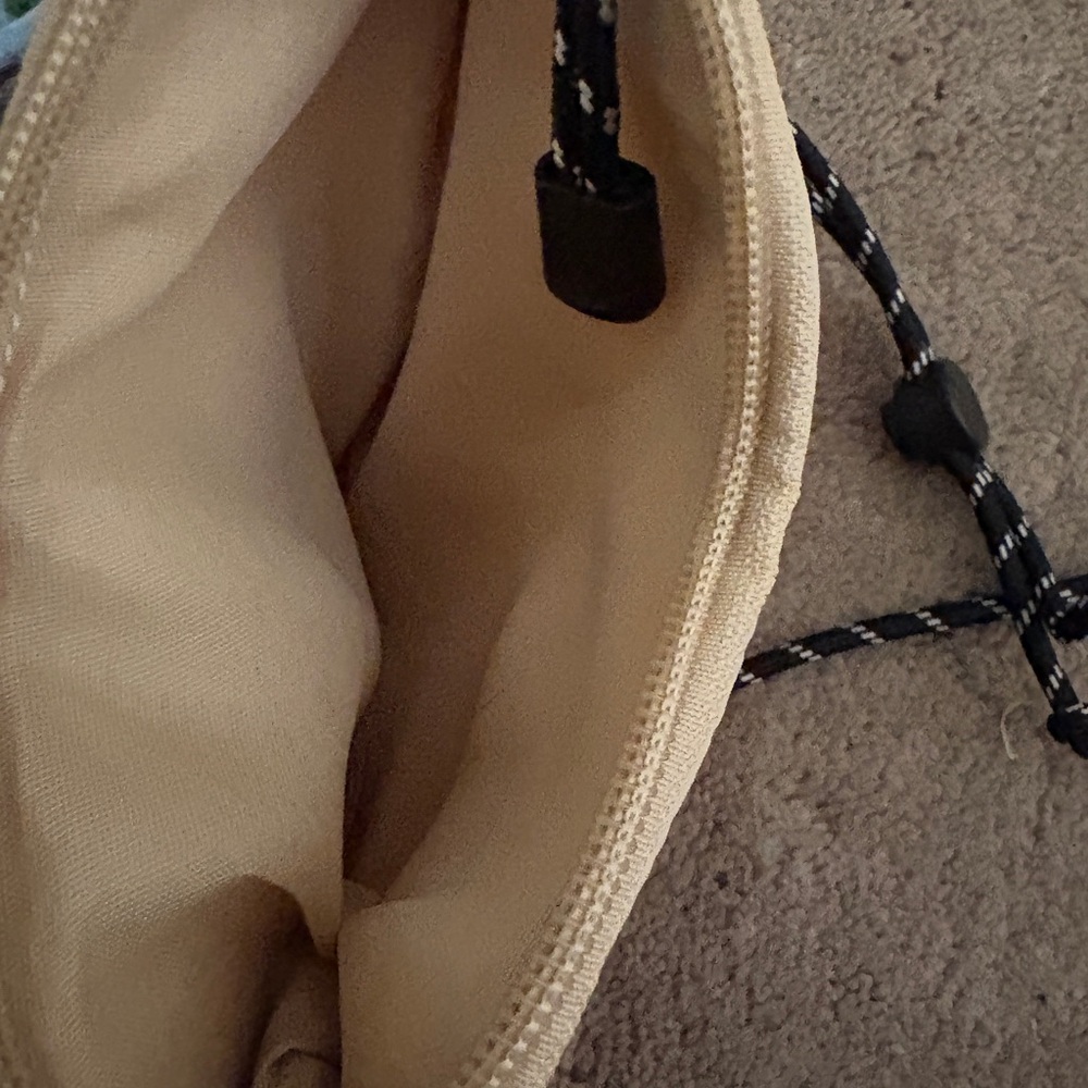 Cute Smiling snoopy  Crossbody Bag in Cream and Brown - Picture 2 of 3